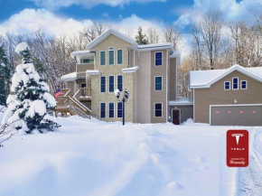 Heavenly K new luxury two family house with hot tub